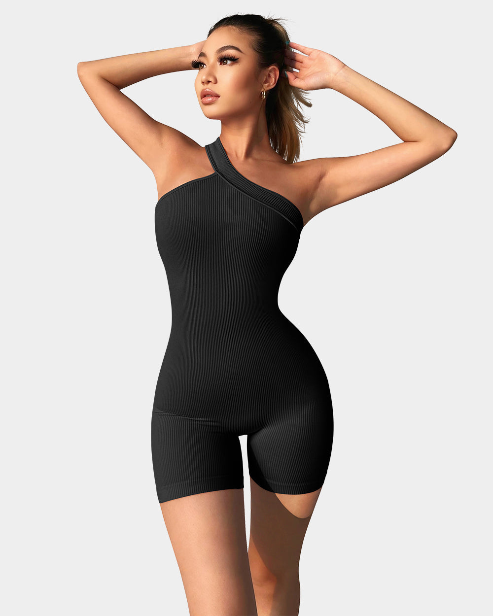 Slightly sloped collar Rompers